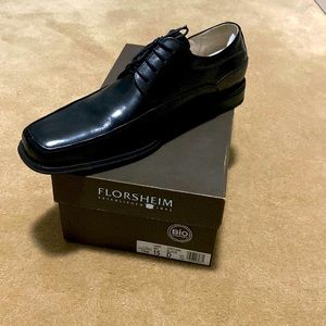 NWB brand new Florsheim Dress shoes - Size 15